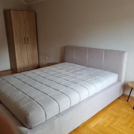 Apartman Branko Kruševac Exteriör bild