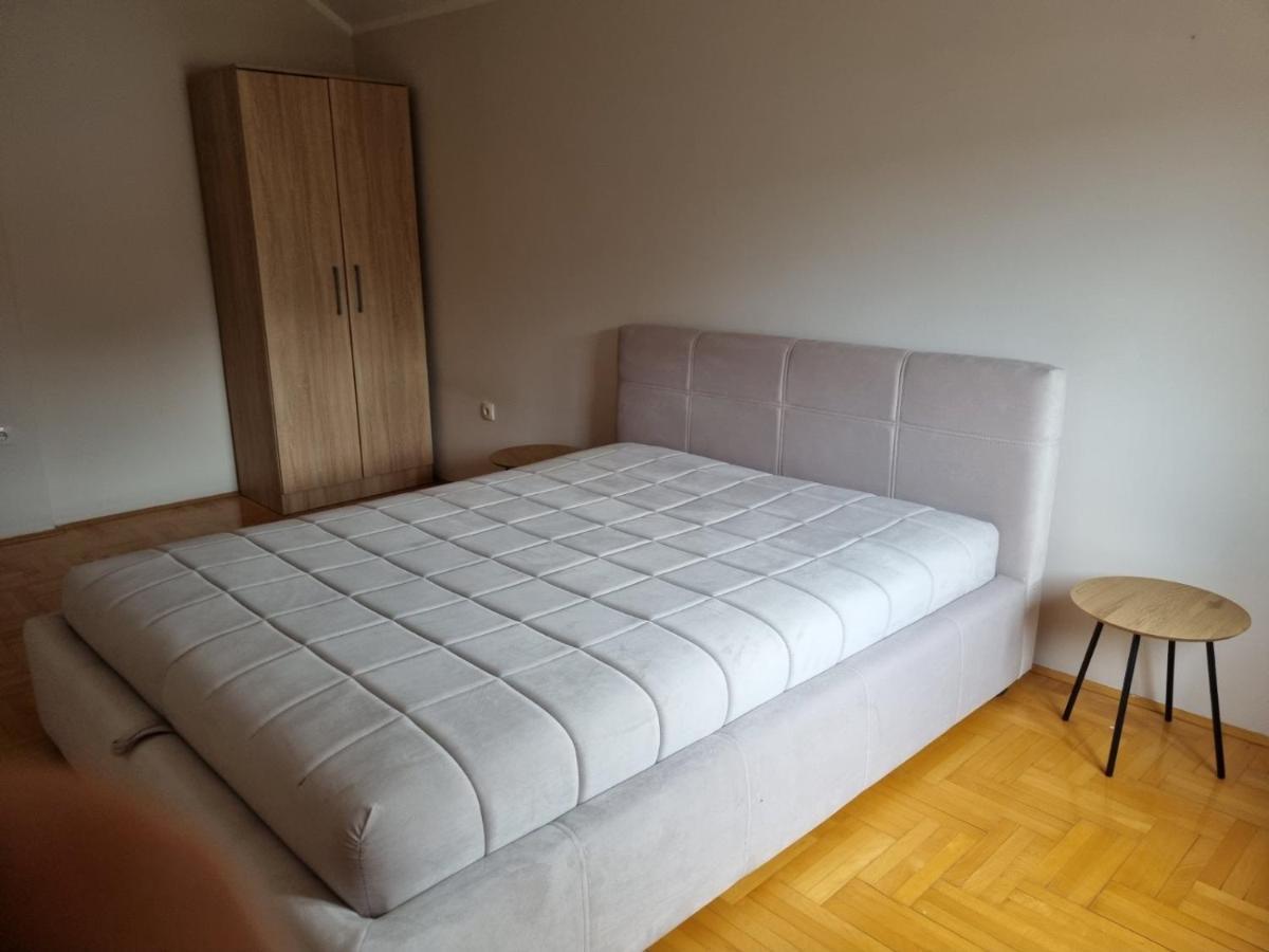 Apartman Branko Kruševac Exteriör bild